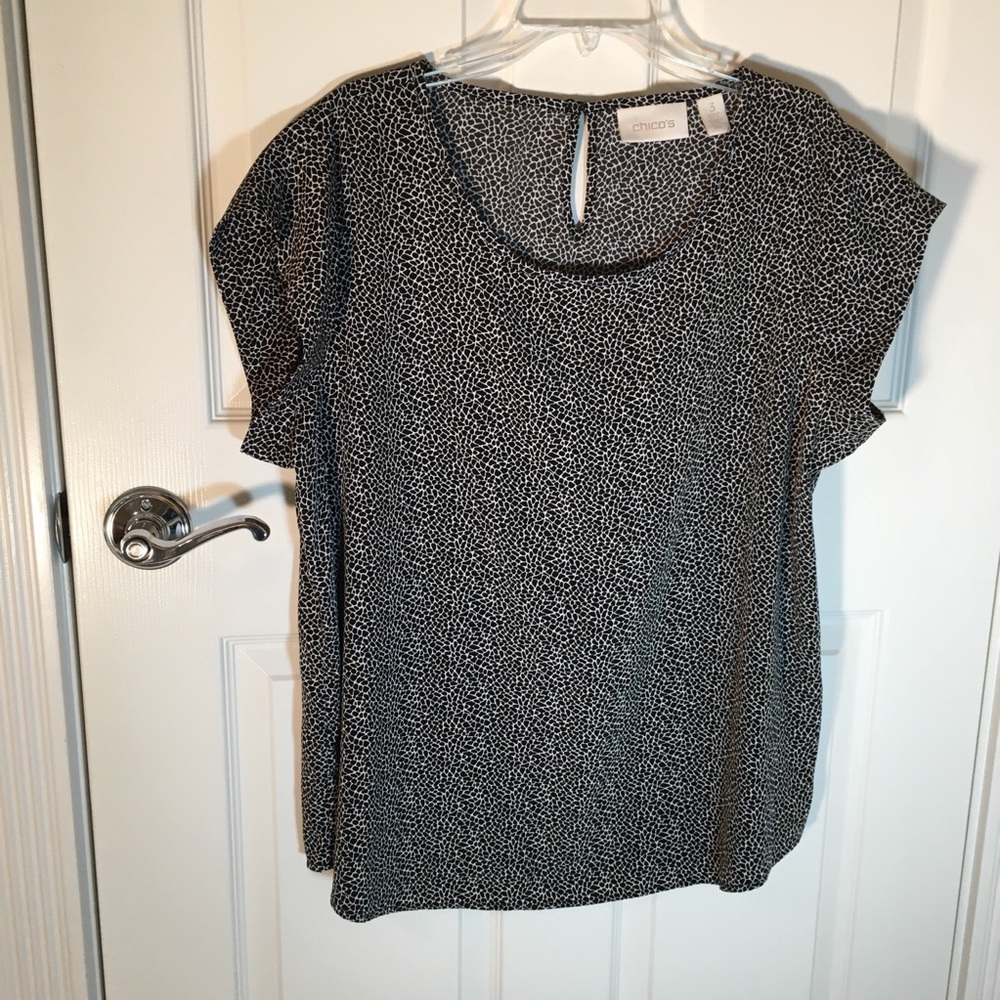 Chico’s capped sleeve blouse